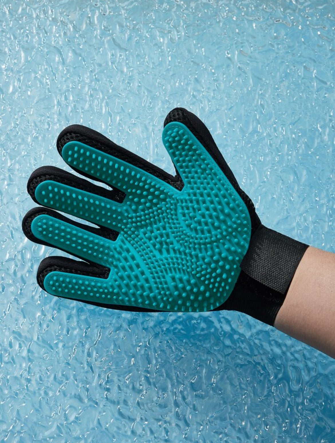 Pet Deshedding Glove – Cat & Dog Grooming